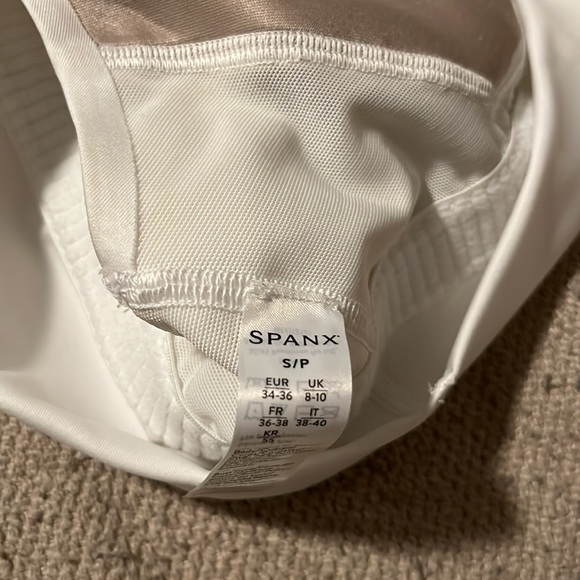 Spanx racer back sports bra white small - Picture 3 of 4